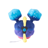 Peluche Cosmog 20cm Pokémon, ami fidèle avec un design gazeux et coloré, représentant le célèbre personnage.
